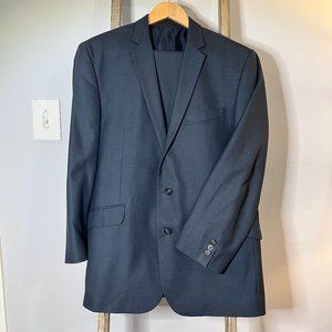 Men's Suit by Kenneth Cole Size 44R jacket, 38x30 suit pants. EUC! Navy.